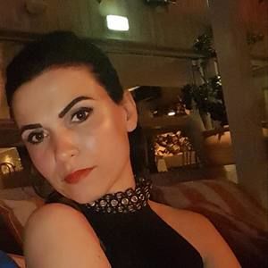 Meet your Posher, Aysha
